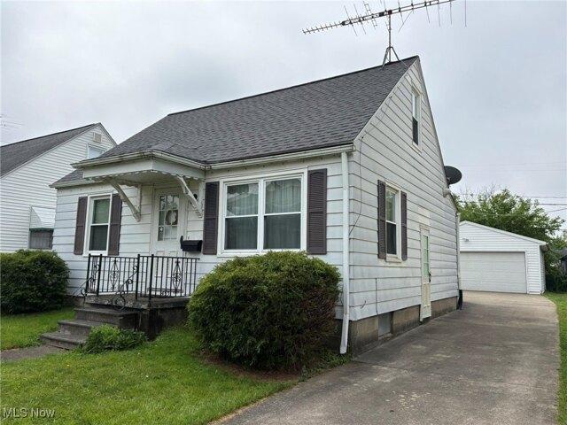 House for sale in Elyria, Ohio