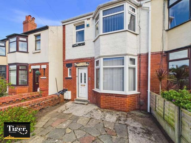 Cottage for rent in Hawes Side, Blackpool