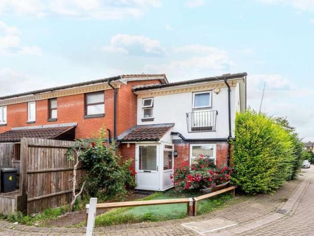 Cottage for sale in Deptford, New Cross Gate