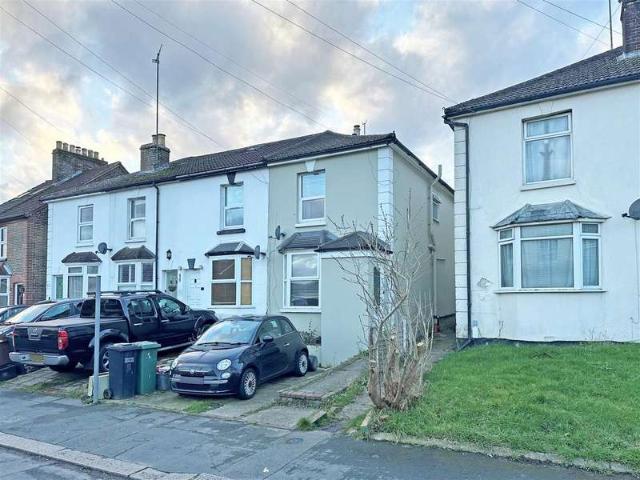 Cottage for sale in Red Hill, Surrey