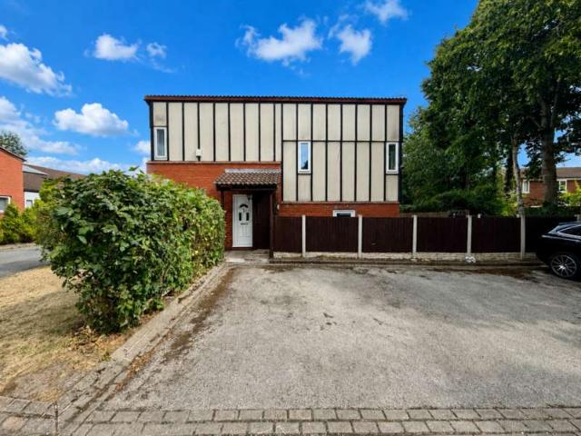 Cottage for sale in Oakwood, Warrington