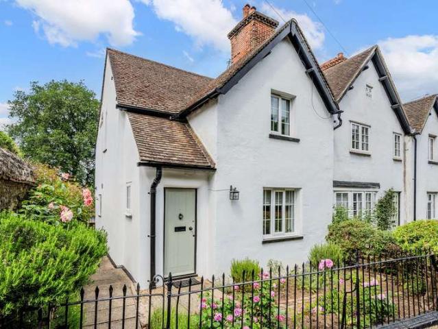 Cottage for sale in Hillview, Surrey