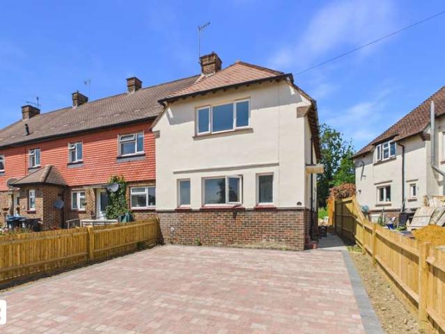 Cottage for sale in Hillview, Surrey