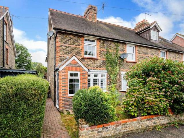 Cottage for sale in Hillview, Surrey