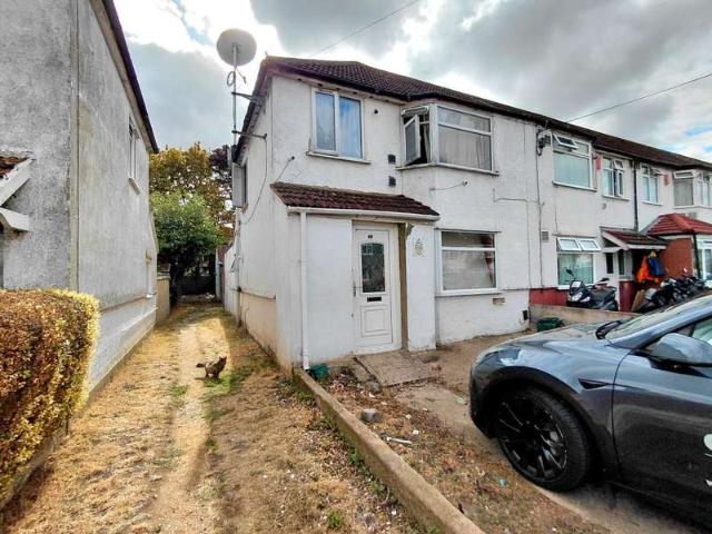 Cottage for sale in London Borough of Hounslow, Greater London