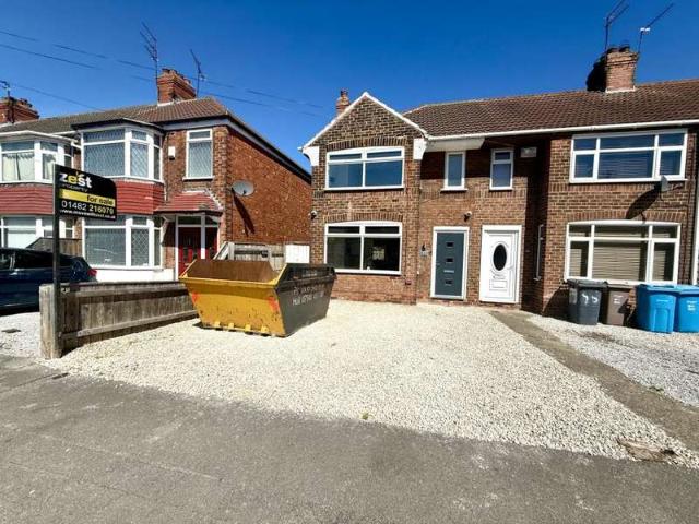 Cottage for sale in Orchard Park, Hull