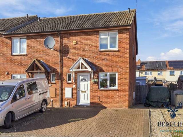 Cottage for sale in Endway, Chelmsford
