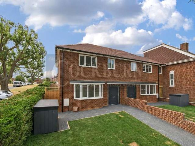 Cottage for rent in Royal Borough of Greenwich, Greater London