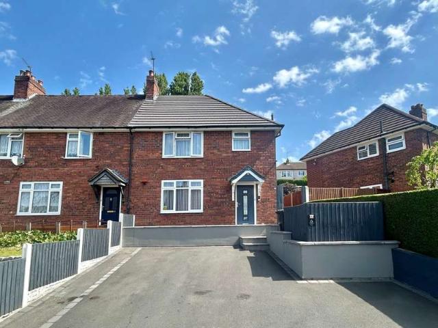 Cottage for sale in Gornal Wood, Coseley