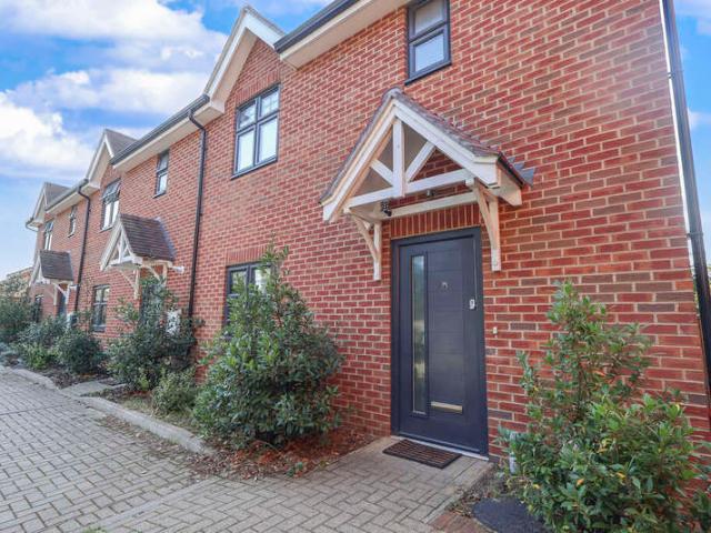 Cottage for sale in Royal Borough of Kingston upon Thames, Greater London