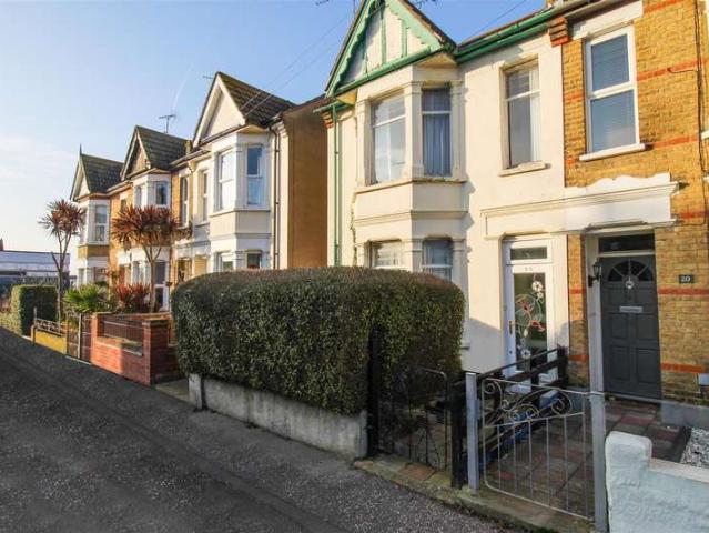 Terraced House for sale in Leigh-on-sea, Leigh-on-Sea