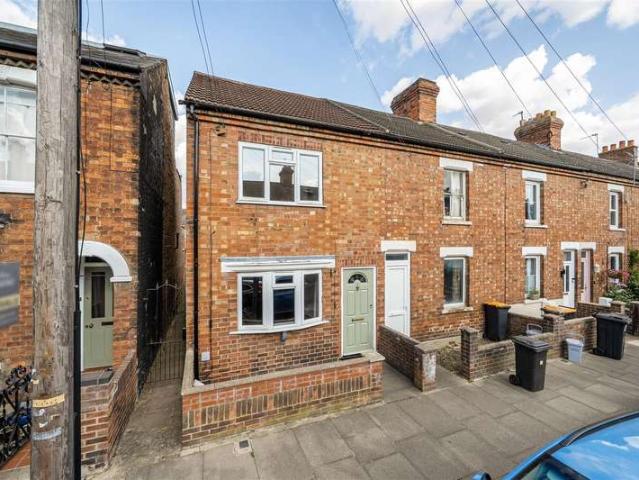 Cottage for sale in Castle, Bedford