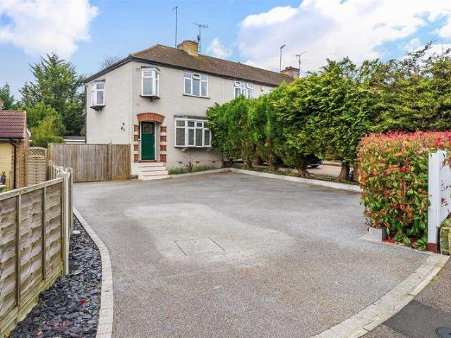 Cottage for sale in Red Hill, Surrey