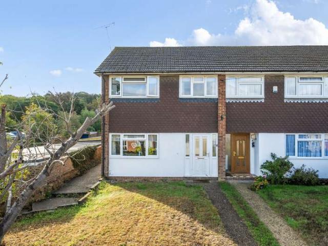 Cottage for sale in The Butts, Kent