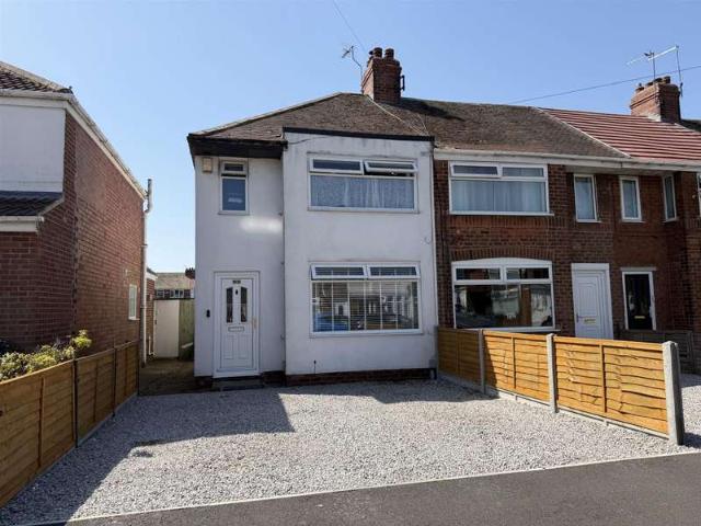 Cottage for sale in Orchard Park, Hull