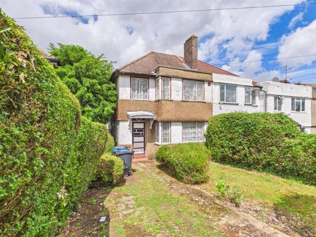 Cottage for sale in London Borough of Croydon, Selsdon