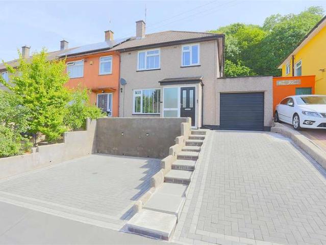 Cottage for sale in Feckenham, City Of Bristol