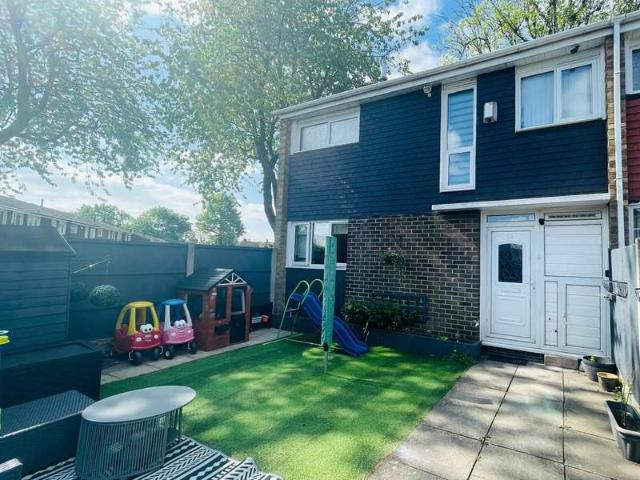 Terraced House for sale in West Bromwich, Bird End