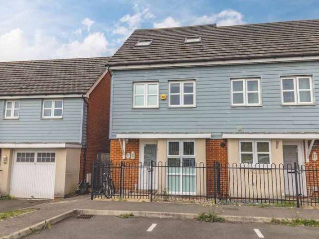 Cottage for sale in Slough