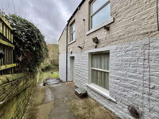 Cottage for sale in Huddersfield, West Yorkshire