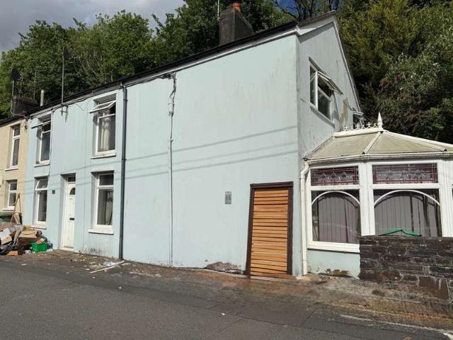 Cottage for sale in Taffs Well, Wales