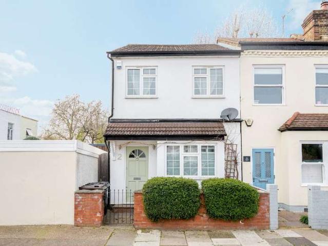 Cottage for sale in London Borough of Hounslow, Spring Grove