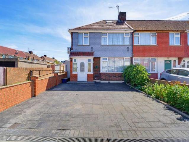 Cottage for sale in London Borough of Hounslow, Feltham