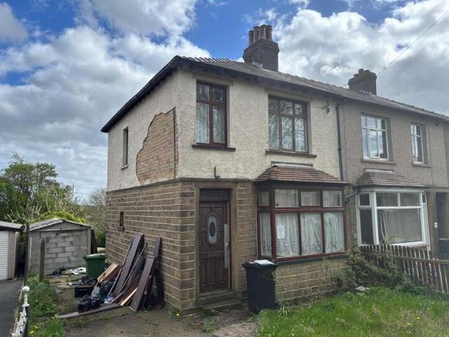 Cottage for sale in Milnsbridge, West Yorkshire
