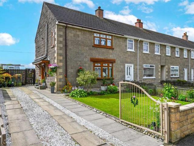 Cottage for sale in Newarthill, Scotland