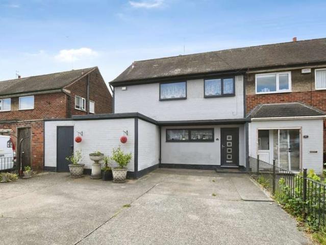 Cottage for sale in Marfleet, Hull