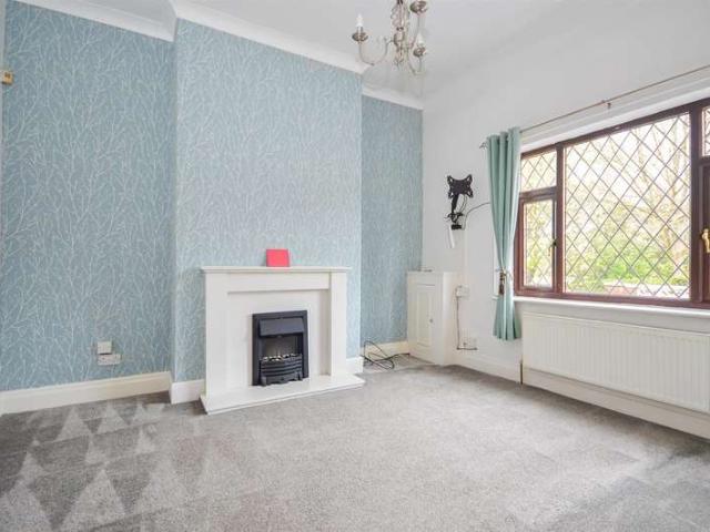 Cottage for sale in Glasshoughton, Castleford