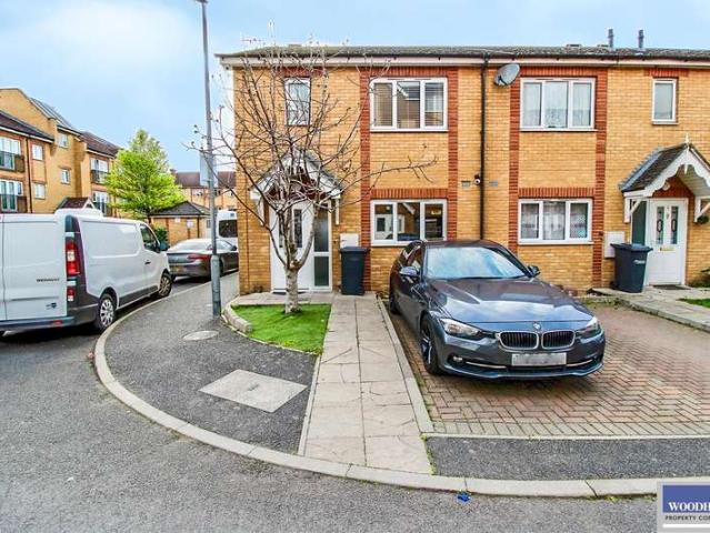 Cottage for sale in Broxbourne, Hertfordshire
