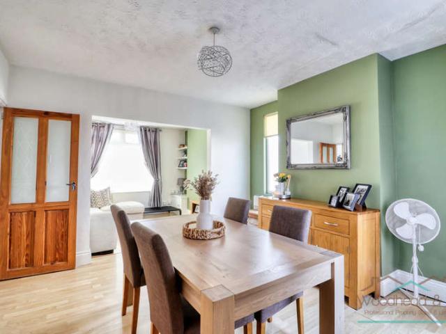 Cottage for sale in Finedon