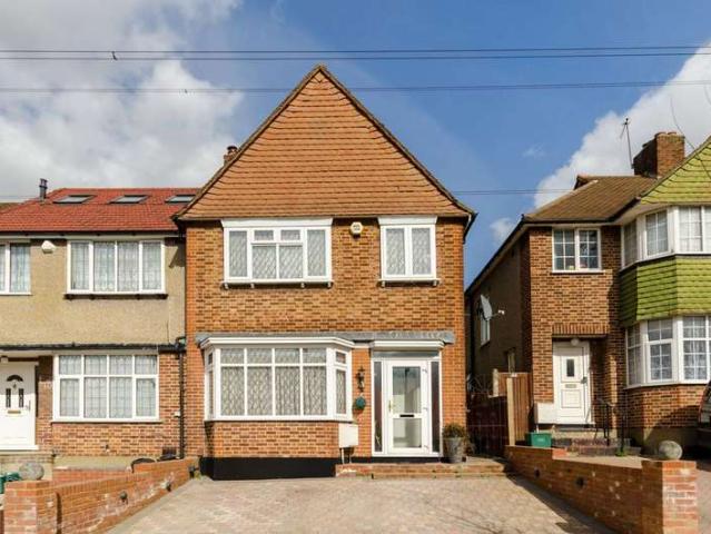 Terraced House for rent in Morden Park, Lower Morden