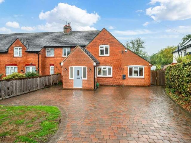 Cottage for sale in Limpsfield, Tandridge