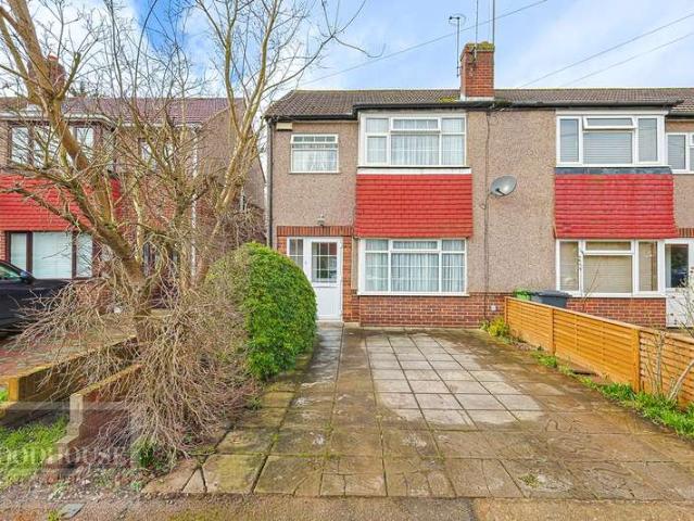 Cottage for sale in Broxbourne, Hertfordshire