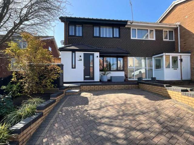Cottage for sale in Halesowen, West Midlands