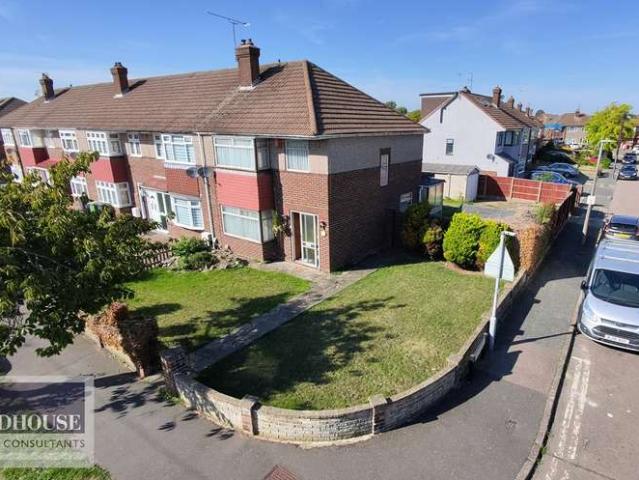 Cottage for rent in Broxbourne, Hertfordshire