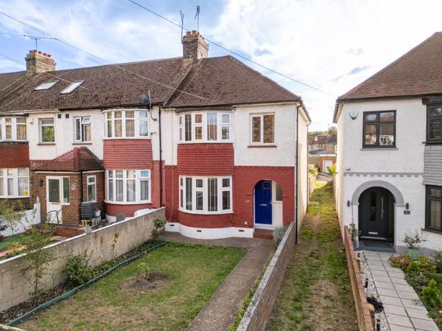 Cottage for sale in Gravesend, Gravesham