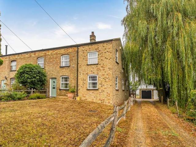 Cottage for sale in Tebworth, Bedfordshire