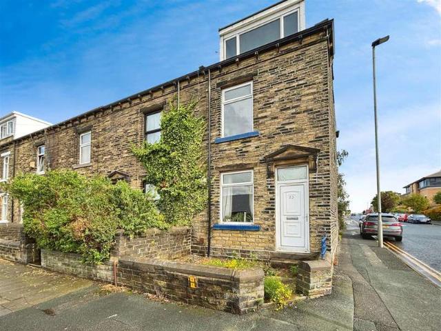 Cottage for sale in Laisterdyke, West Yorkshire