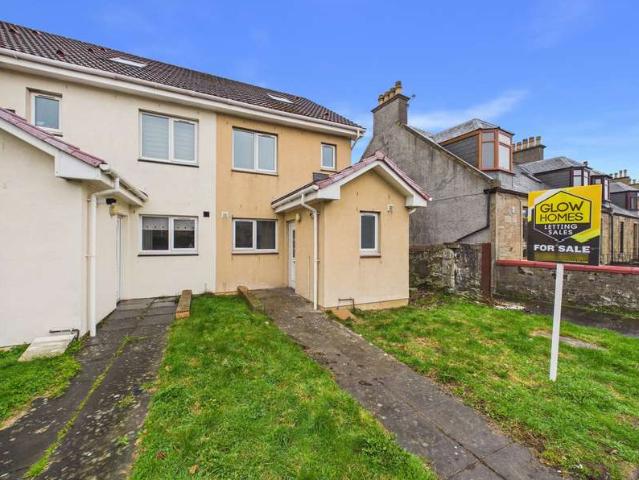 Flat for sale in Irvine, Scotland