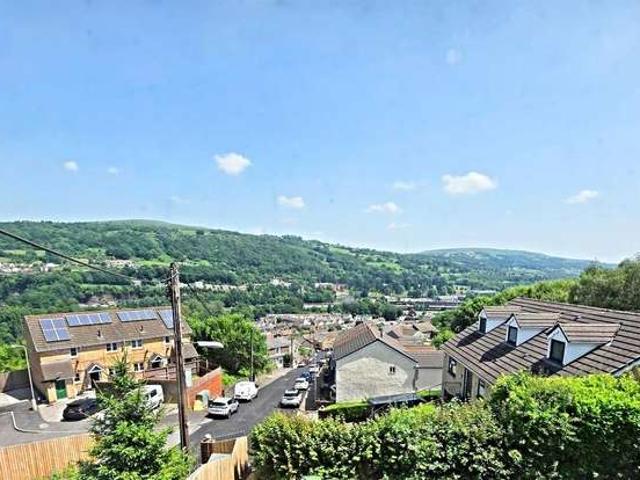 Cottage for sale in Pontypridd, Wales