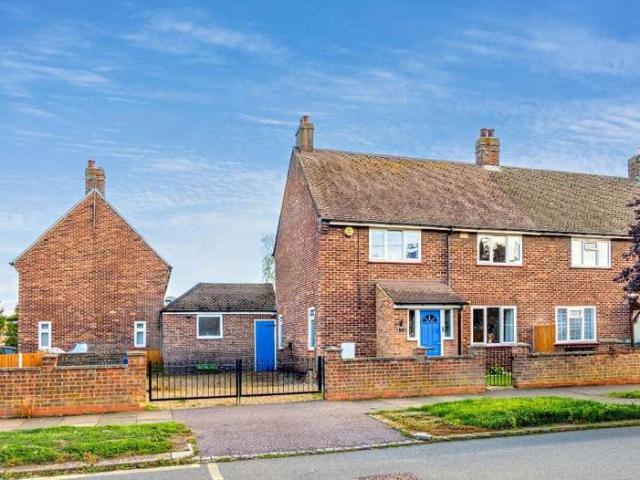 Cottage for sale in Kingsbrook, Bedford