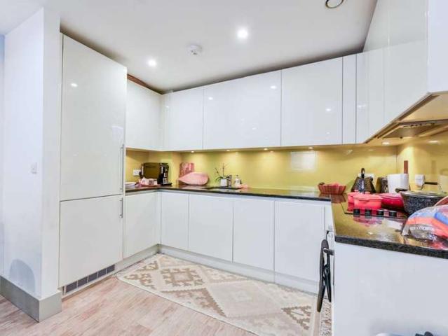 Terraced House for rent in Woolwich, Callis Yard