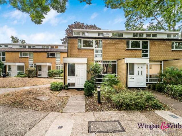 Cottage for sale in Woking, Surrey