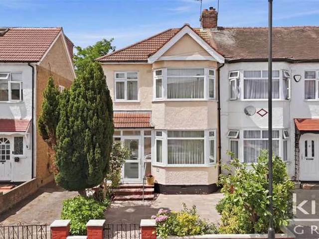 Cottage for sale in Ponders End, Greater London