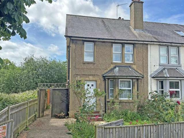 Cottage for sale in Red Hill, Surrey