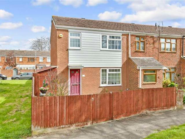 Cottage for sale in Oad Street, Kent