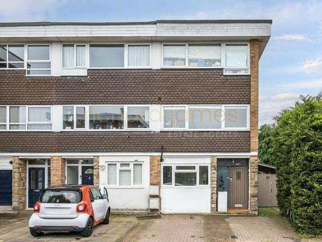 Cottage for sale in Mill Hill, Greater London
